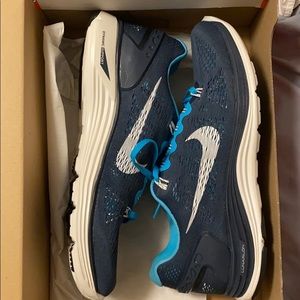 NEW WOMENS NIKE LUNARGLIDE + 5 SIZE 9